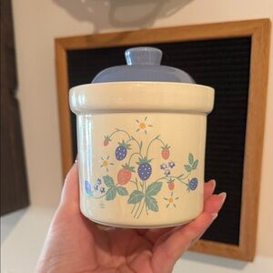 🍓 Vintage Auntie Em Strawberry Canister – 80s Cottagecore Kitchen Decor